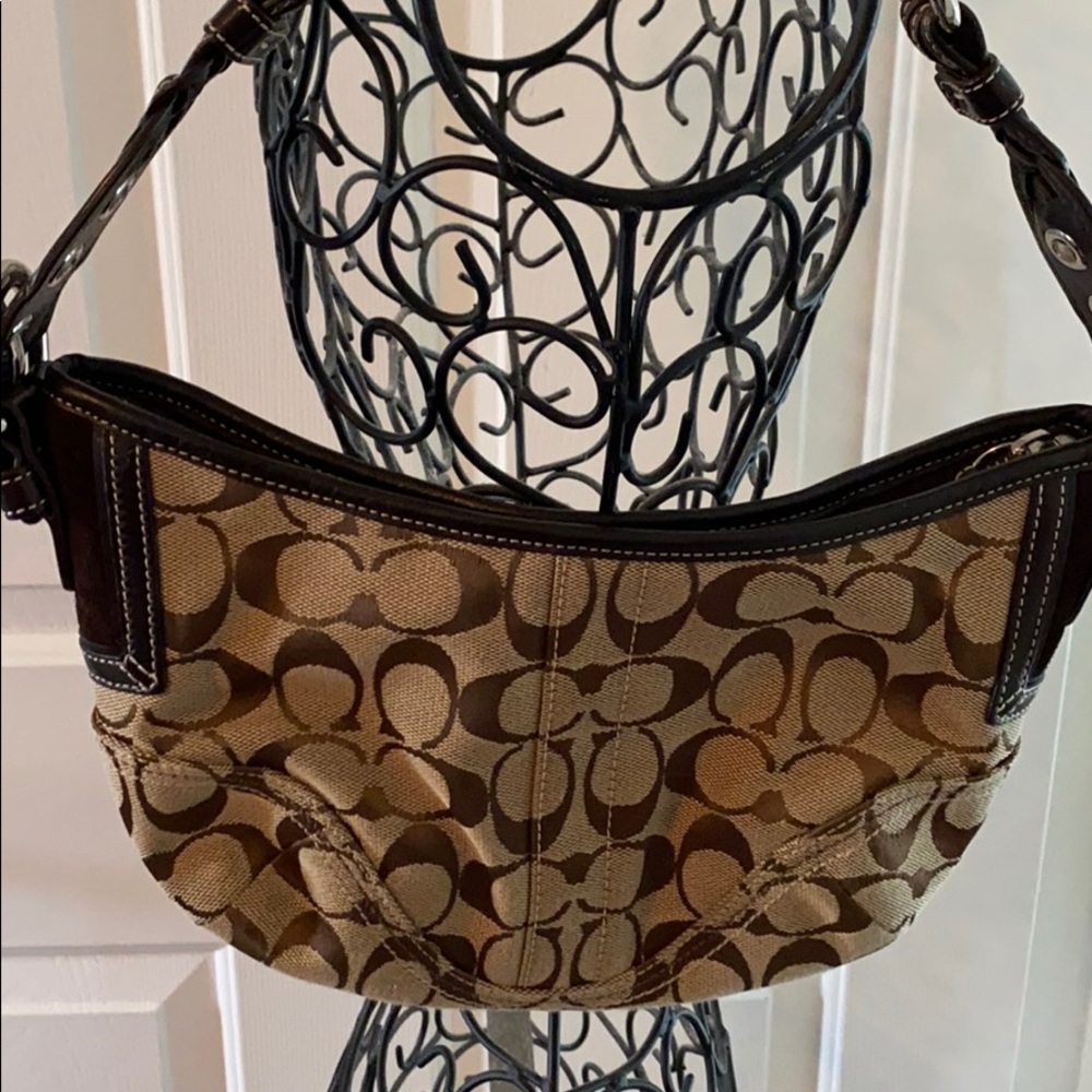 Cute small Coach handbag 👜